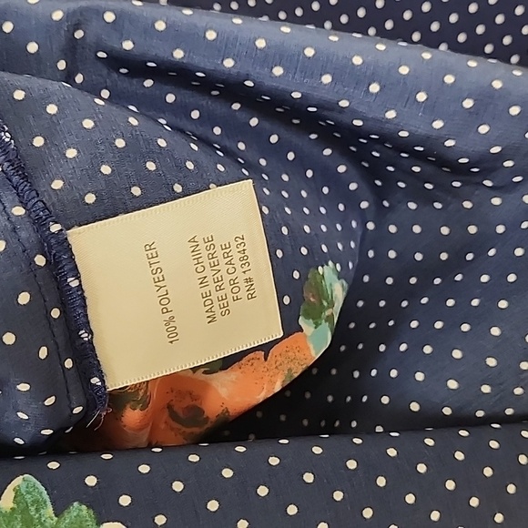 Modcloth Navy  Blue Floral V Neck  Tunic Sleeveless Cottagecore Top size  Medium - Picture 14 of 14